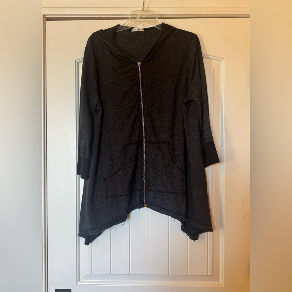 Women’s Allen Allen pants and jackets set. XL charcoal
